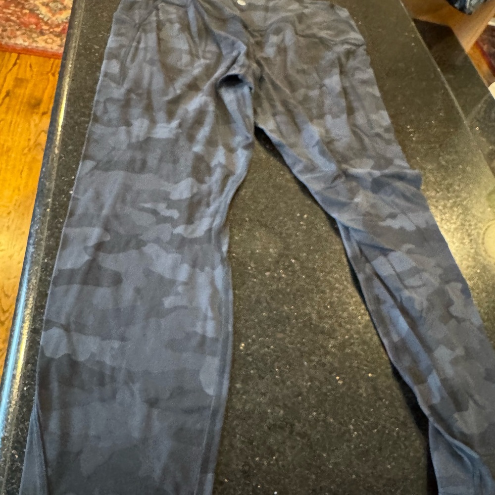 Lululemon Athletica Black Camouflage Leggings - Picture 7 of 9